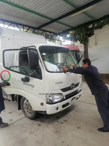 taller de instalación de parabrisas en poza rica