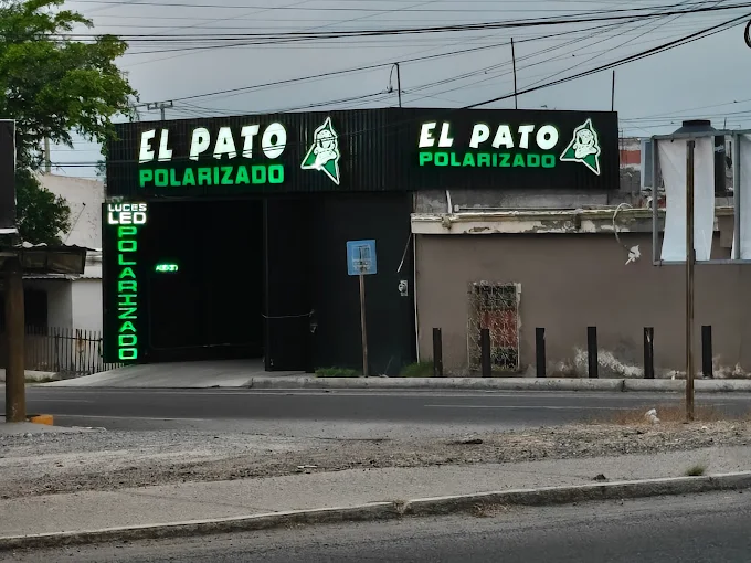 fachada el pato polarizado fachada el pato polarizado